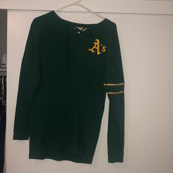 xs/small A’s baseball long-sleeve shirt - Picture 1 of 2
